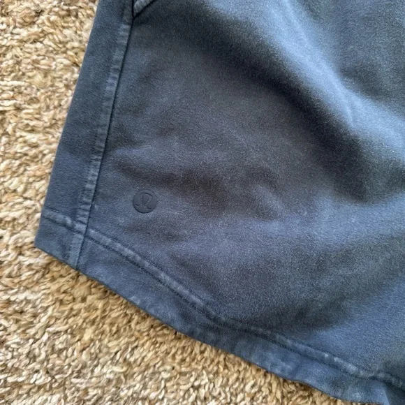 lululemon Women's Inner Glow High-Rise Short 3” in Acid Navy, size 4 - Picture 7 of 7